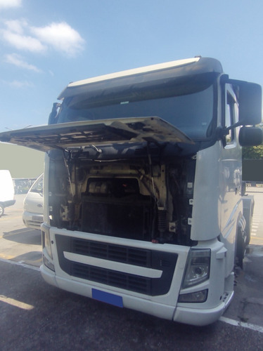 Imagem 3 de 11 de Volvo Fh 460 2013 Mugen Caminhões