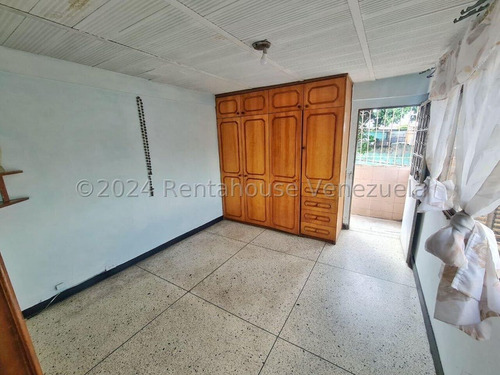 Casa En Venta Catia Mls #24-13964