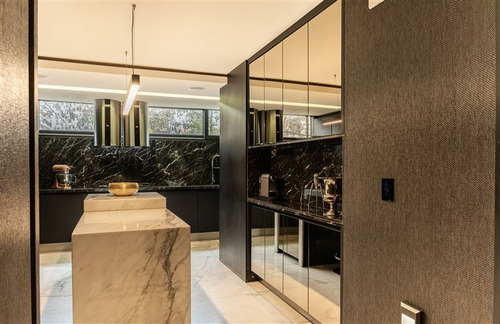 Departamento En Venta De 2 Dorm. En Las Condes