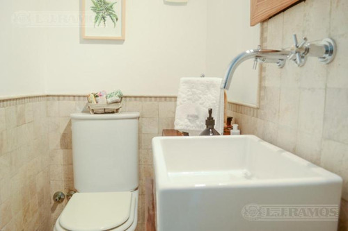 Casa A La Laguna Central Con 3 Dormitorios En Venta En Santa Barbara