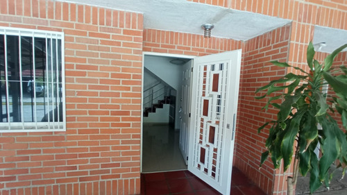 Se Vende Townhouse San Diego Amoblado Soth-009 