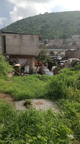 Terreno En Venta Con Una Pequeña Construccion 842m2, Col. Ampliación Emiliano Zapata, Iztapalapa.