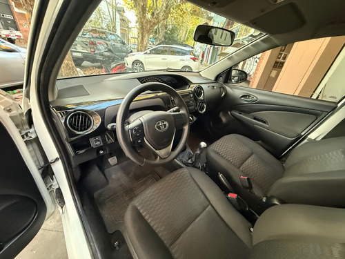 Toyota Etios 1.5 Sedan Xs