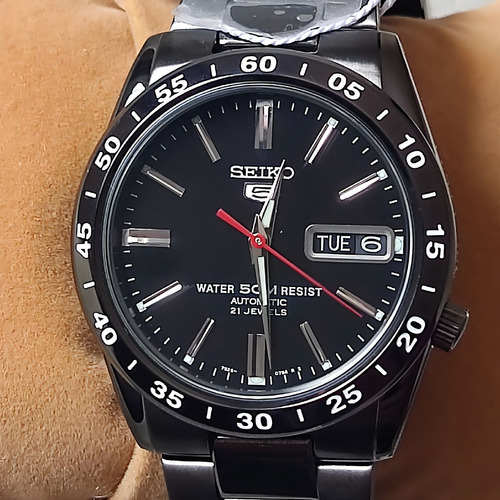 Seiko 5 Black Snke03 21 Jewels Automatic, correa 7x26, 37 mm, bisel negro, fondo negro