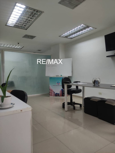 Vendo Comodo Local Comercial En El Centro Comercial Oasis Center. Guatire