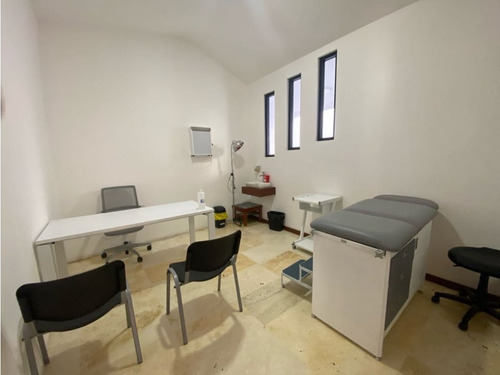 Renta De Consultorios Médicos Modernos, Céntricos Y Con Todo Incluido