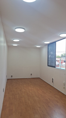 Rento Bonita Oficina En 2 Piso, Baño Privado Y Acceso Libre