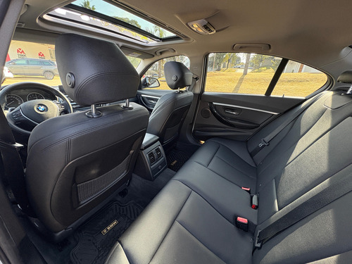 BMW Serie 3 3.0 330i Sedan Sport Line 252cv