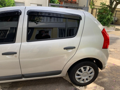 Imagem 3 de 15 de Renault Sandero 2010 1.0 16v Expression Hi-flex 5p