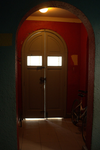 Gran Casona Con Patio, Ideal Para Inversión