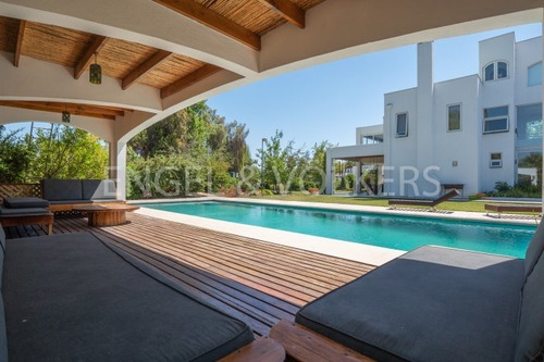 Imagen 3 de 15 de Exclusiva Casa En Las Campiñas