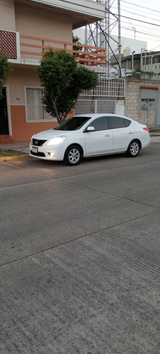 Nissan Versa 1.6 Advance 5vel Mt