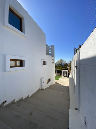 Hermosa Casa En Avenida Blanca Estela Concón