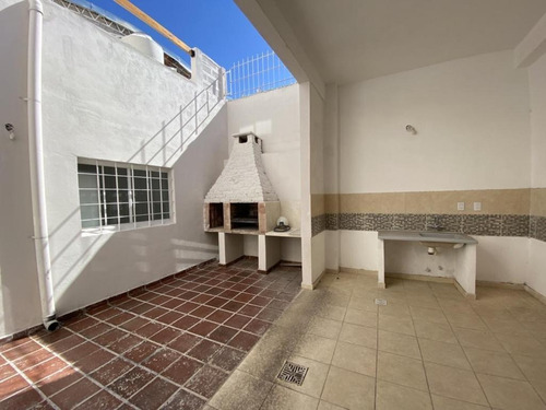 Imagen 9 de 19 de Venta, Villa Maipú, Ph Al Fondo Para Dos Familias, En 3 Plantas, Patio Y Terraza