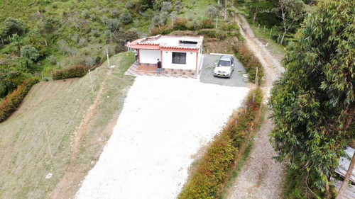 Hermosa Casa Finca En Venta En El Carmen De Viboral