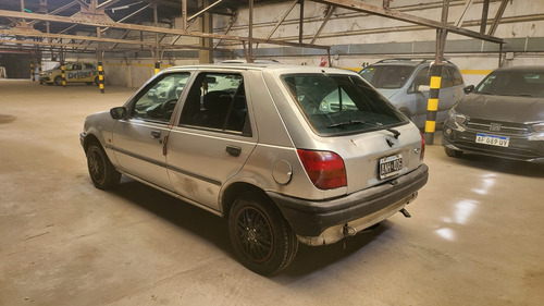 Ford Fiesta 1.8 Lx D Aa