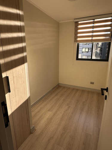 A 3 Cuadras De Gran Av. -lo Ovalle/ 2 Dormitorios 1 Baño