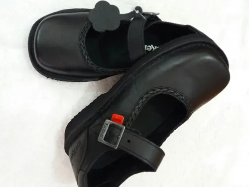 Bellos Zapatos Colegiales