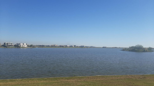 Puertos Escobar - Muelles - Excelente Lote Al Lago Central En Venta.