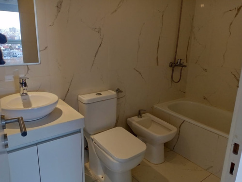 Hermoso Departamento De 2 Ambientes Con 2 Baños En Edificio De Categoria