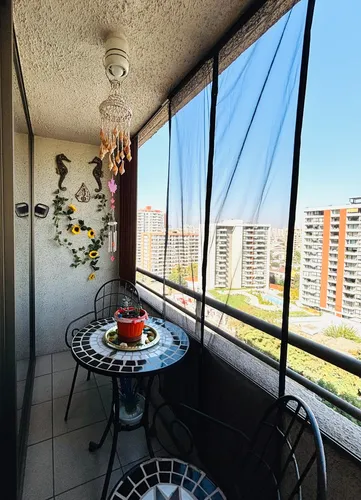 Se Vende Hermoso 2 Dormitorios + Estacionamiento. Av. PerĂș