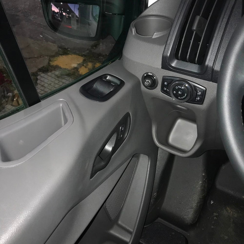 Ford Transit Furgon Medio Te Con A/c 2.2 Tdci Stock Físico