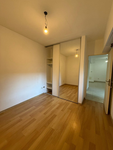 Departamento En Alquiler En Banfield, Lomas De Zamora, G.b.a. Zona Sur
