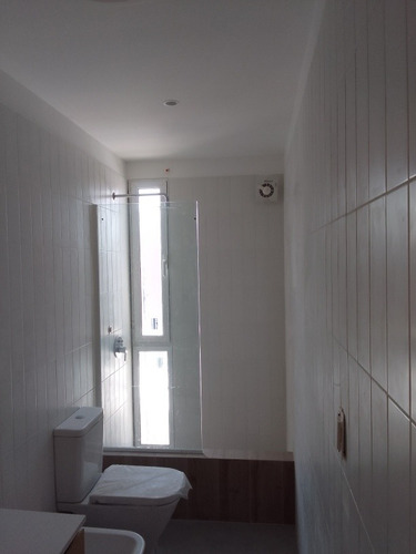 Imagen 4 de 4 de Albañil, Sanitario? Reformas