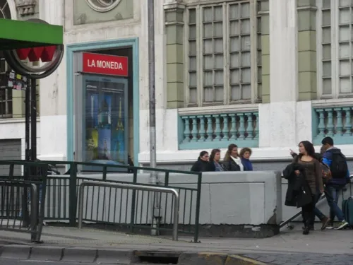 Departamento Paseo Bulnes, Amoblado Metro La Moneda