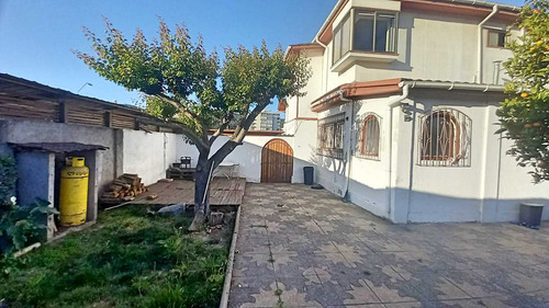 Casa De 2 Pisos // Los Carrera // Frodden (74243)