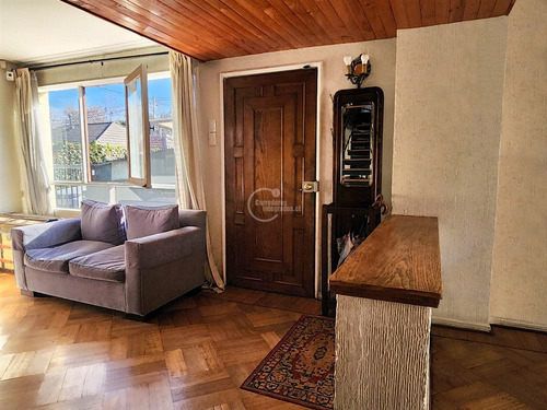 Casa En Venta De 5 Dorm. En Las Condes