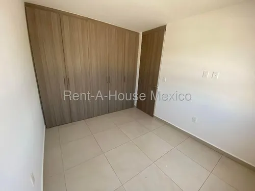 Casa Con Amenidades Y 3 Recámaras - Altos De Juriquilla. Renta