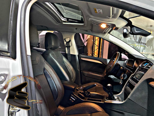 Imagen 8 de 20 de Citroën C4 Lounge 2018 1.6 Hdi 115 Feel Pack