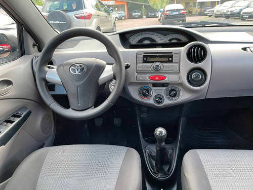 Toyota Etios 1.5 Xs Sedan 16v Flex 4p Manual
