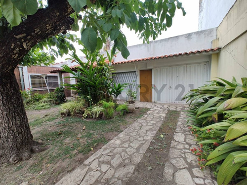Imagen 7 de 30 de Casa Lote Propio Doble Frente Coch. Jdín Parrilla + Atelier De Trabajo De 143m²