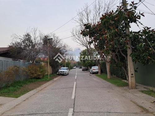 Casa En Venta De 3 Dorm. En Las Condes