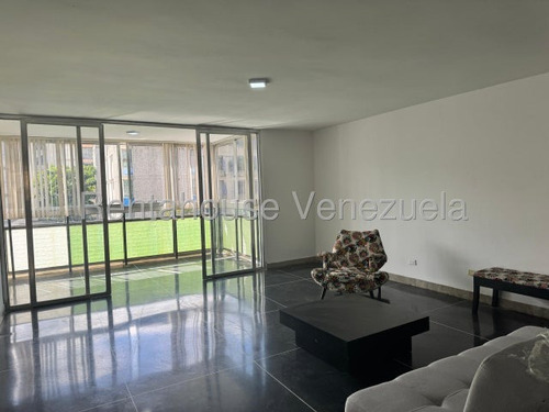 Bello Y Comodo Apartamento En Venta, En Cumbres De Curumo.