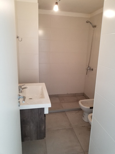 Imagen 6 de 7 de Departamento 2 Ambientes A Metros De La Avenida