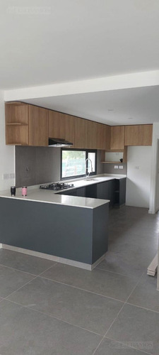 Casa En Venta En El Barrio Araucarias - Puertos / Escobar