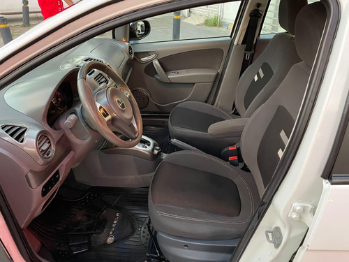 Imagen 10 de 14 de Excelente Dodge Vision 1.6l 115hp Aut 2016