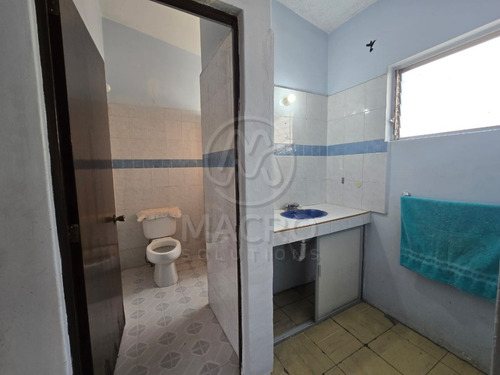 Casa En Venta En Fovissste De Dos Niveles Con Amplias Recamaras.