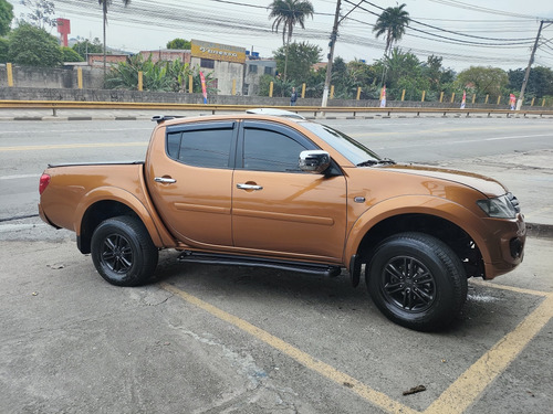 Mitsubishi L200 3.2 Triton Hpe Cab. Dupla 4x4 Aut. 4p