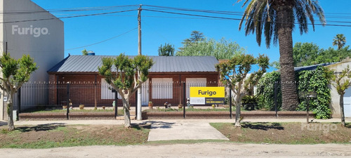 Casa 2 Dormitorios En Soldini. Alto Potencial Comercial. Segunda Unidad A Refaccionar