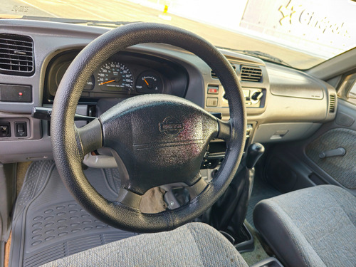 Frontier 4x4 Estandar 4 Cil Cabina Y Media