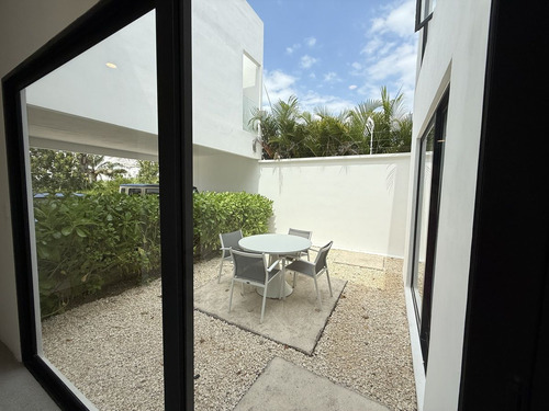 Casa En Privada Residencial En Cholul, Mérida