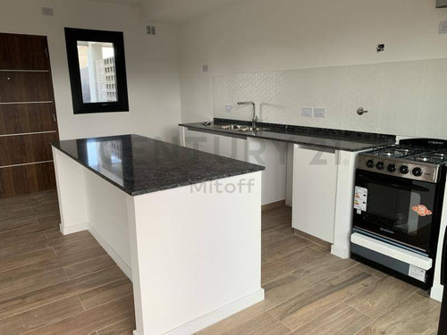 Imagen 3 de 9 de Duplex De 3 Dormitorios En Venta En City Bell