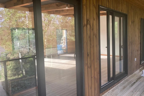 Hermosa Casa Soñada Con Finas Terminaciones En La Naturaleza
