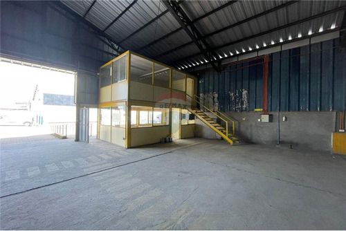 Bodega 700 M2 Caletera Varoli - 70 Uf Mas Gtos Com