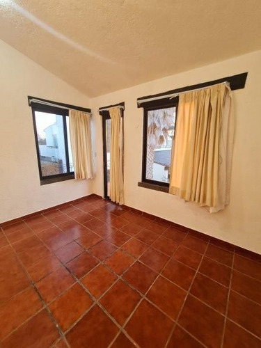 Se Vende Residencia En Misión Concá, Roof Garden, Cto Serv, 4 Recamaras, 4.5 Bañ