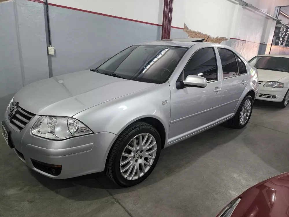 Volkswagen Bora 1.8 Highline T 180cv Cuero